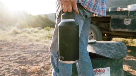 Your Guide to Choosing the Best Big Water Bottles .
